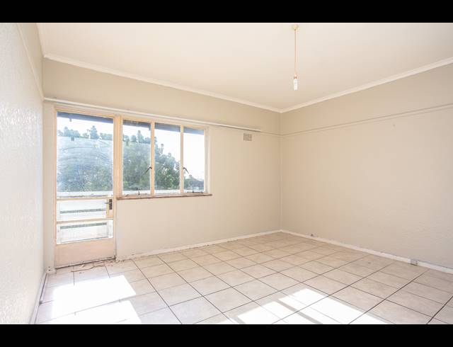 2 BEDROOM APARTMENT SOLD IN CLAREMONT UPPER